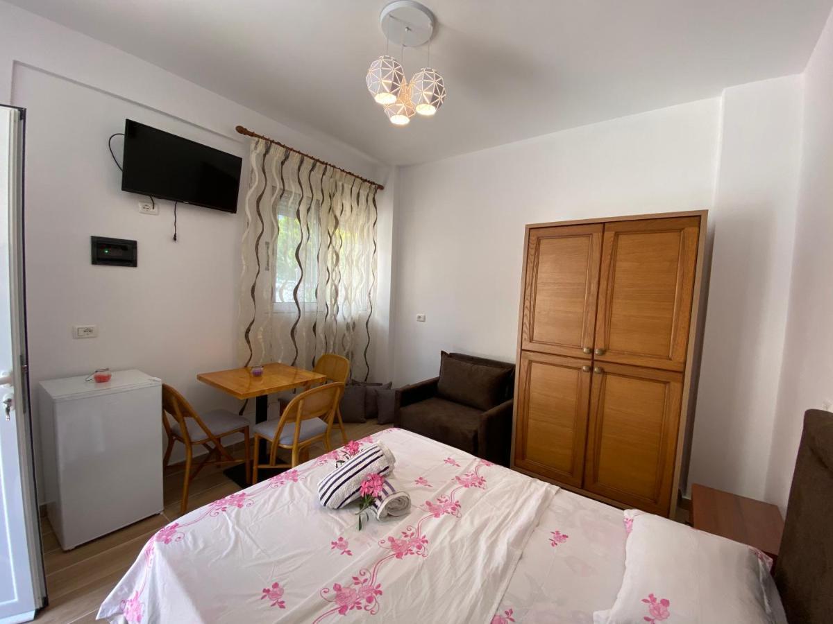 Jona Rooms Himare Eksteriør bilde