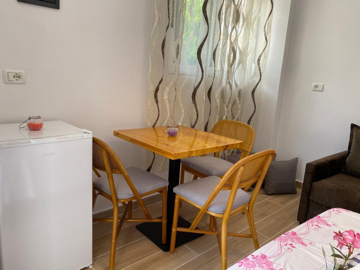Jona Rooms Himare Eksteriør bilde