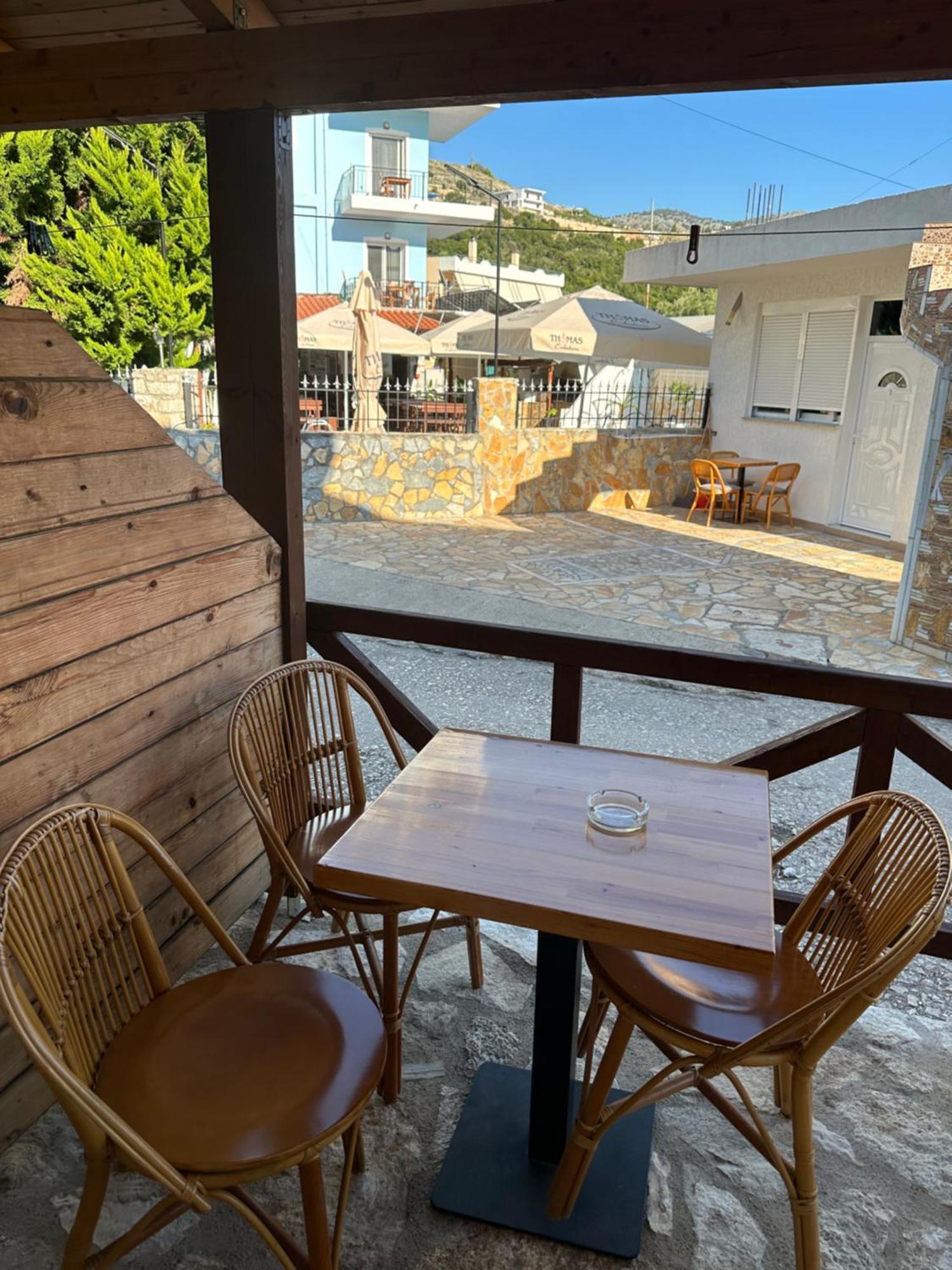 Jona Rooms Himare Eksteriør bilde
