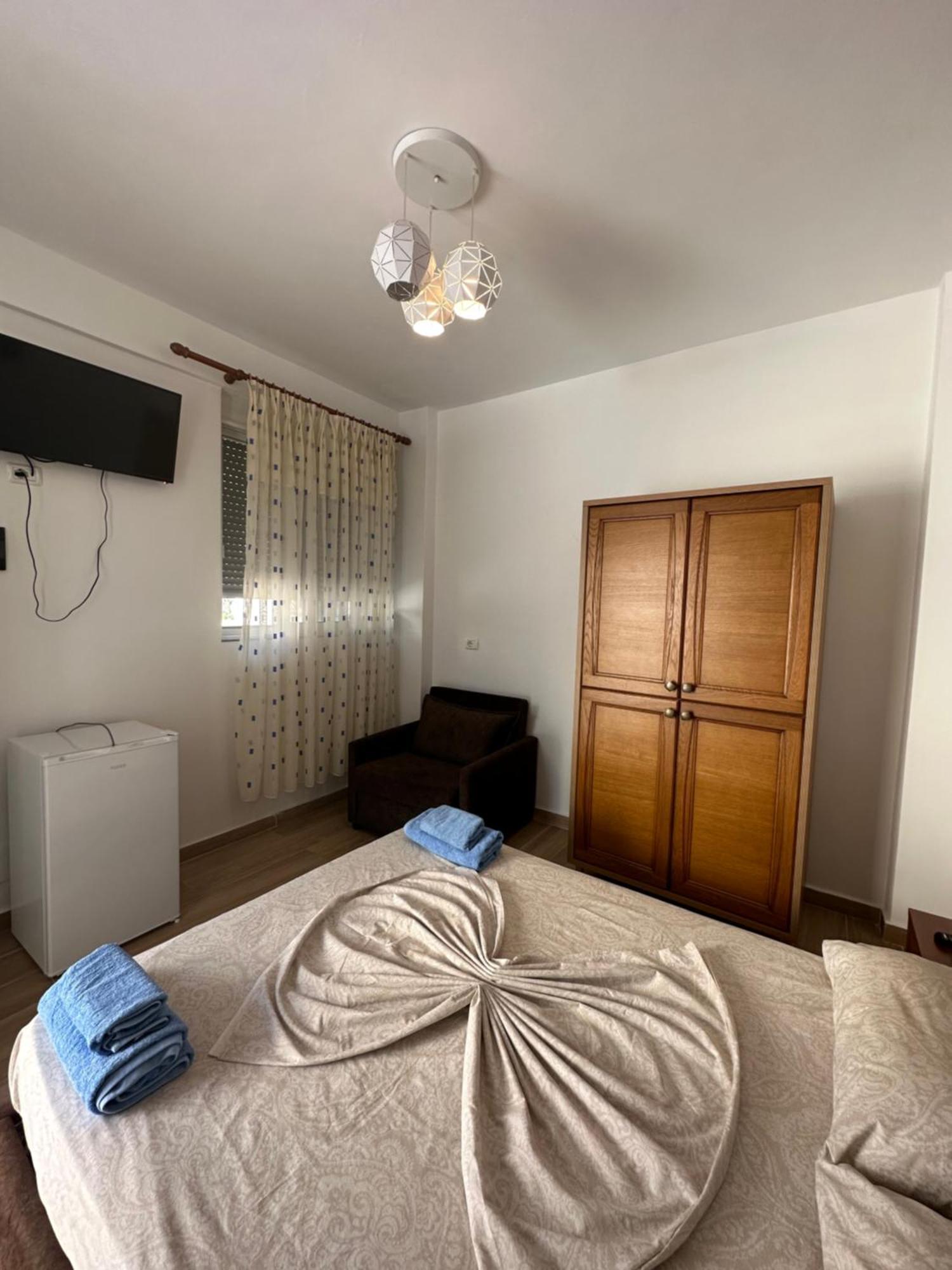 Jona Rooms Himare Eksteriør bilde