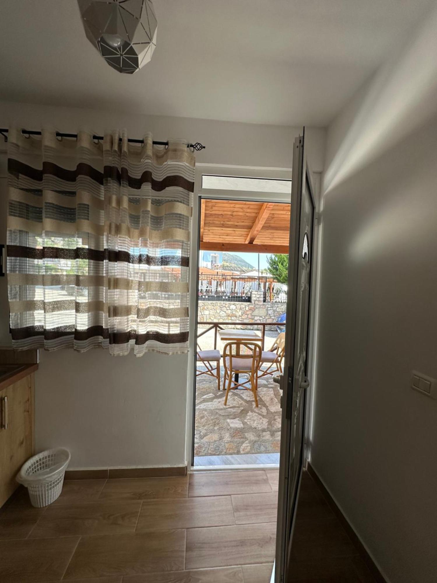Jona Rooms Himare Eksteriør bilde